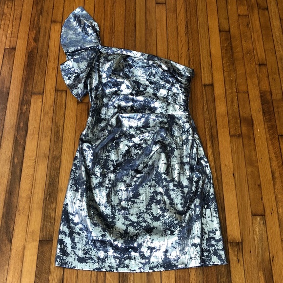 Adrianna Papell Dresses & Skirts - Silver Metallic Cocktail Dress Retro 80s